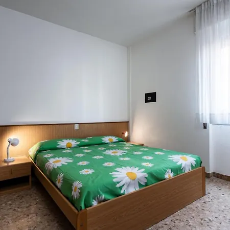 Apartman Beachside Retreat With Terrace In