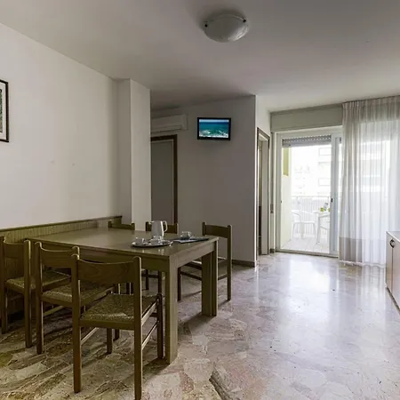 Beachside Retreat With Terrace In Appartamento Bibione
